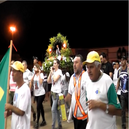 Prociss O Em Louvor A Nossa Senhora Aparecida Arrasta Fieis De