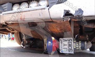 Acidente entre caminhão e moto mata mulher em Cáceres