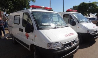 Prefeitura adquire com recursos próprios duas ambulâncias Semi UTI para Quatro Marcos