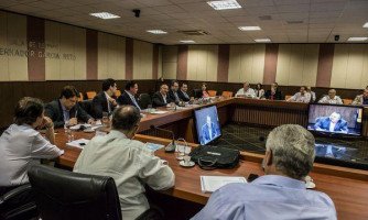 Taques determina estudo para viabilidade de investimento na ZPE de Cáceres