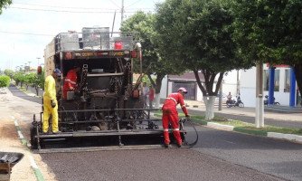 Prefeitura recupera ruas com lama asfáltica em São José dos Quatro Marcos