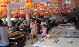 Romera inaugura loja em São José dos Quatro Marcos