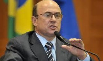 TJ livra Riva de tornozeleira e libera saída