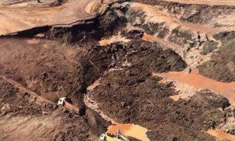 Lama de barragens rompidas atinge cidade a 60 km de Mariana