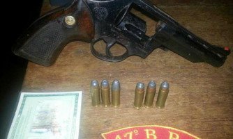 Jovens Cacerenses são presos com revólver calibre .38  em Porto Esperidião