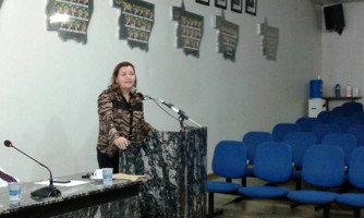 OAB presta homenagem pelo Dia Internacional da Mulher em seção na Câmara de vereadores de Quatro Marcos