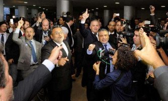Pedido de impeachment da OAB contra Dilma é por 'conjunto da obra', diz presidente da ordem