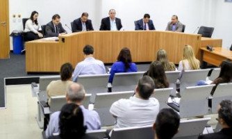 CPI DOS FRIGORÍFICOS: Deputado Eduardo Botelho questiona destinação de recursos a empresas frigoríficas