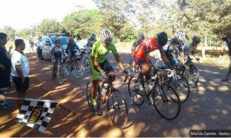 Emoção marca terceira etapa do ciclismo em Araputanga