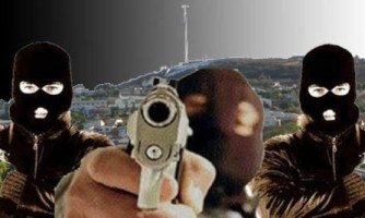 Quadrilha faz família refém, e rouba 2 caminhões em Quatro Marcos