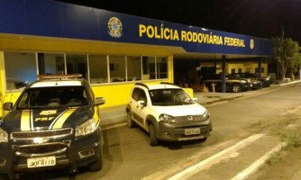PRF recupara carro roubado que iria para Quatro Marcos