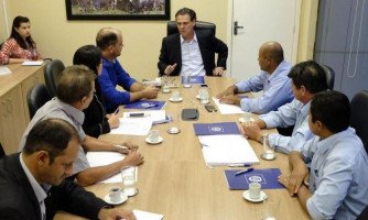 Coopenoroeste anuncia ao governo interesse em atuar na avicultura e industrialização de polpas de frutas
