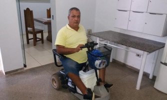 Paraplégico de Quatro Marcos  pede ajuda para compra de quadriciclo motorizado