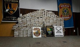 Operação apreende 368 quilos de cocaína e fuzil na fronteira de MT