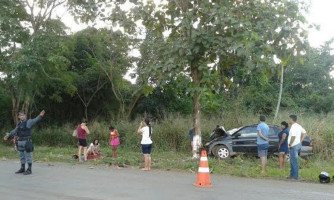 Padre e motociclista ficam feridos em acidente em Rio Branco