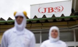 Vazamento de amônia em unidade da JBS leva 19 para o hospital
