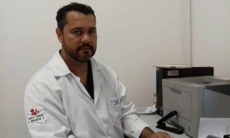 CAOS NA SAÚDE: Doutor Eduardo diz que é vítima de perseguição política