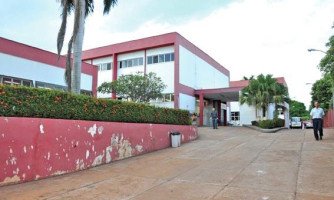 Hospitais regionais ficarão um ano em estado de emergência
