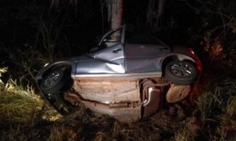 PLACA DE GLÓRIA D'OESTE: Casal morre após carro bater em coqueiro proximo ao Caramujo
