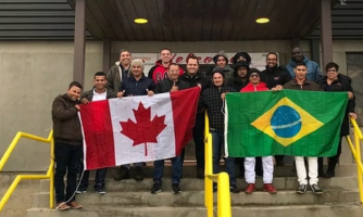 JBS DE ARAPUTANGA: Trabalhadores vão ao Canadá para ensinar funcionários de empresa frigorífica sobre cortes de carne brasileiros