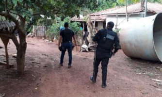 FLAGRANTE: Dois são presos com armas e munições em assentamento
