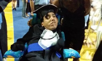 QUATRO MARCOS: Estudante supera deficiência e conclui o ensino médio