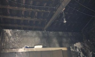 Marido incendeia casa após mulher reagir a tentativa de estupro