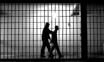 Polícia prende homens denunciados por abastecer pontos de vendas de entorpecentes no município de Indiavaí