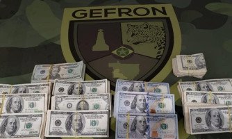 Mochila com quase 130 mil dólares é achada em mata na fronteira com a Bolívia