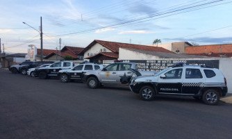 Polícia Civil cumpre buscas e apreende armas e munições em Araputanga