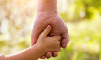 Casal realiza sonho de ter um filho por meio do projeto Entrega Legal