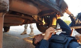 Veiculo com placa de Mirassol é apreendido pela PRF com 21 quilos de cocaína