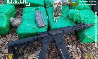 Gefron apreende quase 58 quilos de drogas e arma de uso restrito