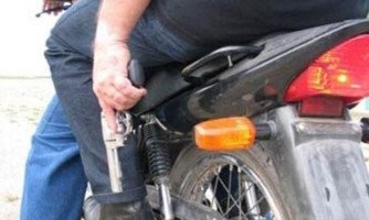 Homem é encontrado baleado por vizinhos e acaba morrendo na rua em Mirassol D'Oeste