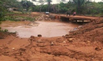 Fazendeiro constrói ponte e prejudica acesso à água em terra indígena chiquitana em Porto Esperidião