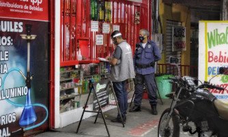 Fiscalização aplica R$100 mil em multas por aglomeração em estabelecimentos comerciais
