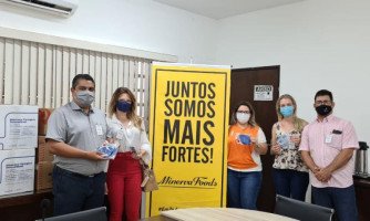 Minerva doa máscaras e renova contrato de empréstimo de UTI Móvel para Saúde de Quatro Marcos