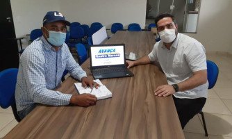 Prefeitura e CDL debatem projetos para promover desenvolvimento econômico em Quatro Marcos