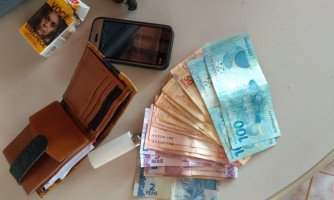 Policia prende homem e recupera dinheiro de dono de bar em São José dos Quatro Marcos