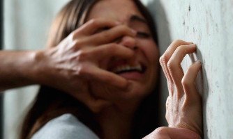 Menina de 4 anos é agredida e estuprada pelo padrasto