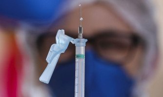 Governo de MT vai destinar R$ 65 milhões para que municípios acelerem imunização