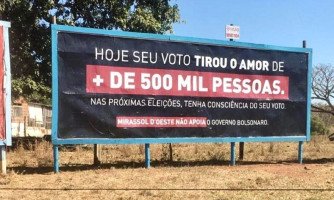 Prefeito de Mirassol D'Oeste repudia outdoor que culpa Bolsonaro pela morte de mais de 500 mil pessoas