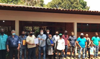 Caravana de Quatro Marcos vão a Cuiabá reunir com Metamat para  projeto de perfuração de poços artesianos em assentamentos