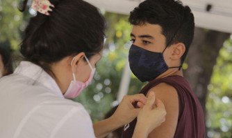 Covid19 ministério recomenda suspensão da vacinação de adolescentes