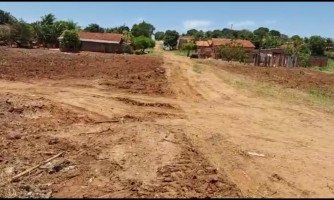 Prefeitura de Quatro Marcos realiza limpeza de terrenos publicos no bairro Jardim Popular; Renilso disse que a limpeza trouxe outra visão de segurança para as famílias e pessoas que utilizam as ruas