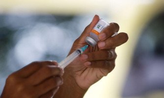Vacina bivalente contra a covid-19 começa a ser aplicada nesta segunda; Inicialmente, a vacina será aplicada somente nos grupos de risco