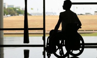 Caixa anuncia linha de crédito para pessoas com deficiência; financiamento de órteses e próteses poderá ser pago em até 60 meses