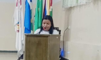 Mãe de filho autista usa a tribuna da Câmara de Vereadores de São José dos Quatro Marcos e expõe desafios no Dia Mundial da Conscientização do Autismo