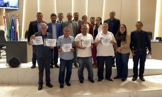 CÂMARA MUNICIPAL DE SÃO JOSÉ DOS QUATRO MARCOS PRESTA HOMENAGEM A IDEALIZADORES DA CASA DE APOIO DE SÃO JOSÉ DOS QUATRO MARCOS EM BARRETOS