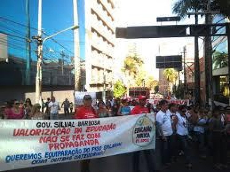 Justiça declara greve dos professores abusiva e manda categoria voltar as salas de aula em 72 horas
